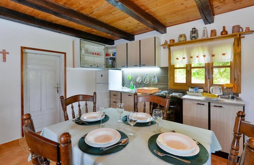 Lekenik House | Amazing home in Sisinec