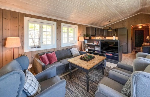 Sjusjoen House | Amazing home in Sjusjøen with sauna