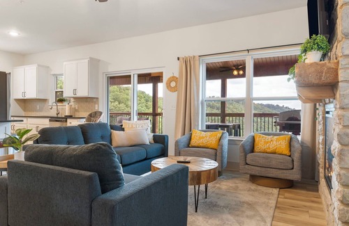 Kimberling City House | Amazing Lake View, Walk to Lake, Lazy River & Pool