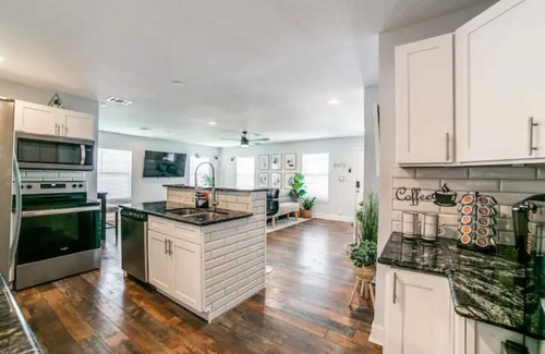 Nevada Street House | Amazing Layout! Alamodome & 5min to Riverwalk & family friendly