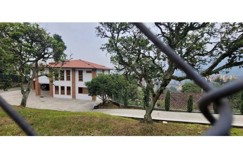 Envigado Villa | Amazing Medellín Views, Modern Villa with Jacuzzi