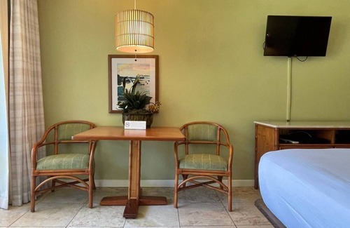 Kapaa Resort | Amazing resort in Kapaa on the beach w/WiFi and AC, perfect for your getaway