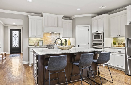 Bixby House | Amazing Safe, Private and spacious Home! Relaxing and stylish!