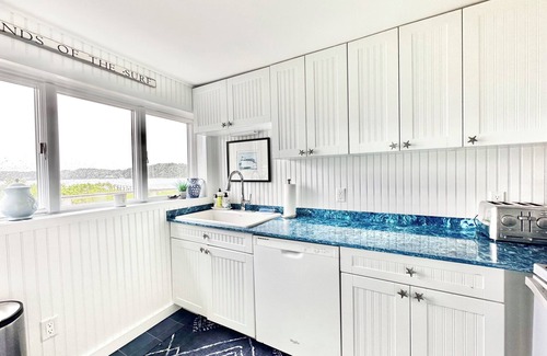 Yarmouth Port House | *Amazing SALTWATER FRONT on Follins Pond! * 4bdrm/2bth