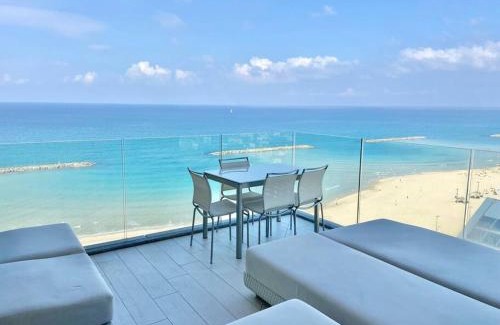 Kerem HaTeimanim Apartment | Amazing Sea view APT with parking at Royal Beach - By Beach Apartments TLV
