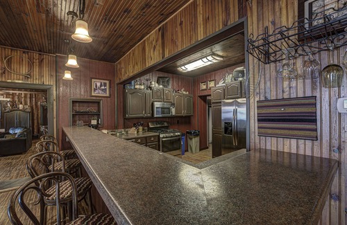 St Germain Cabin | Amazing, sleeps 26, covered lakeside, bar, beach, Big St Germain Lake
