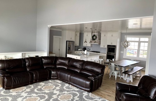 Sandbridge House | Amazing Sunset Bay Views, Movie Theater Game Room, Sports Pool, Kayaks & SUP