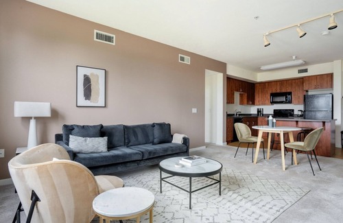 Union City Apartment | Amazing Union City 2BR w/Pool & Spa, nr BART, by Blueground