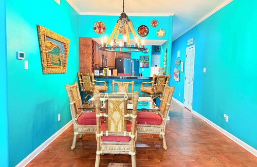 New Braunfels Condo | Amazing view waterfront condo walk to Schlitterbahn water park sleep 6 people