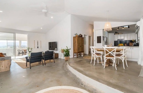 Myocum House | Amazing views of the hinterland, short drive to the beach and Byron