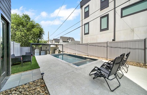 Charlotte House | AMAZING VIEWS Rooftop Patio, Gym and Game room