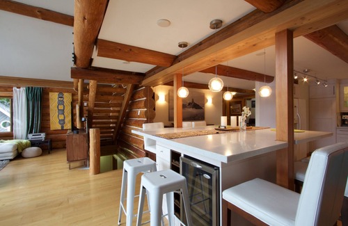 Whistler Ski Chalet | Amazing views, waterfront, luxury log cabin close to slopes 3 BR, 2 bath