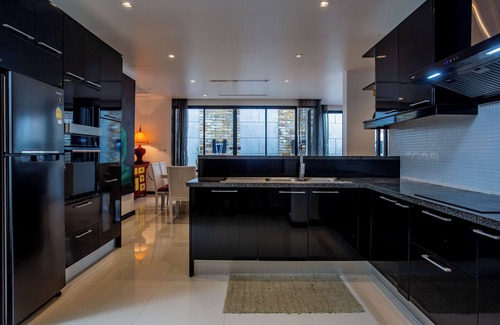 Nai Harn Villa | Amazing villa in Nai Harn with jacuzzi and pool. 10 minutes to the beach