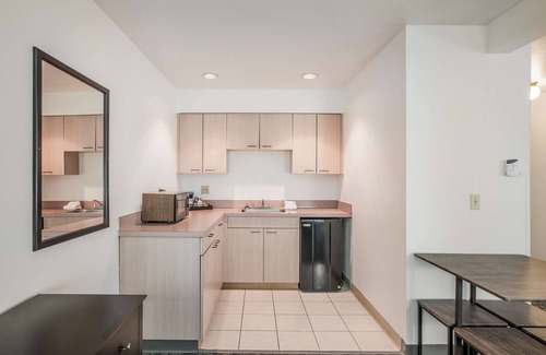 Birch Run Hotel | Americas Best Value Inn Birch Run