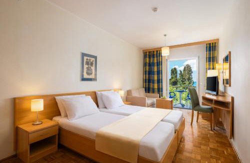 Supetar Hotel | Aminess Vival Casa Velaris