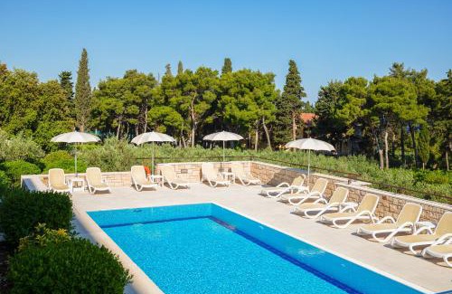 Supetar Hotel | Aminess Vival Casa Velaris