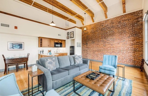 Amity Apartment | Amity Flats: Jory Flat ~ A Historic Suite in the Heart of Amity