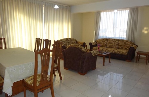 Cochabamba Apartment | AMPLIO COMODO