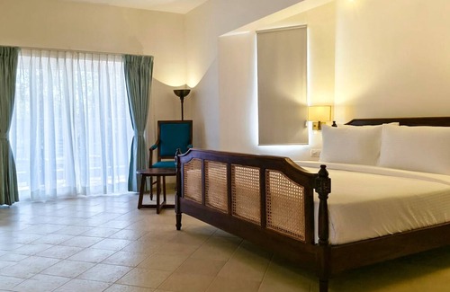 Shelpem Hotel | Amritara Serenity