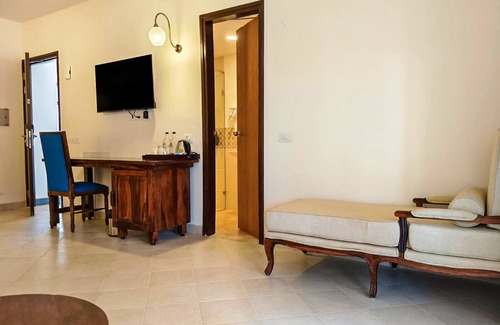 Shelpem Hotel | Amritara Serenity