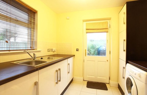 Kenmare House | An ardmullen 3 bed walnut that sleeps 6 guests in 3 bedrooms