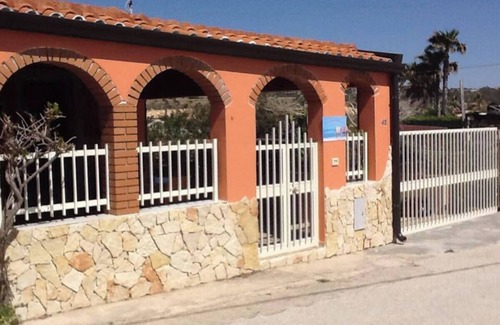 Cava dʼAliga Villa | "An oasis of relaxation between sea and baroque just a stone's throw from Bruca beach!"