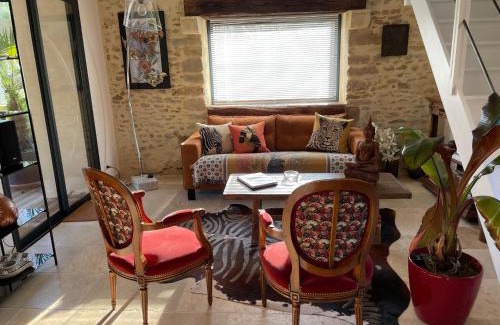 Luce-sous-Ballon House | Ancien Fournil Cosy avec Piscine Couverte, Parc Verdoyant et Sauna, à 30 mn du Mans - FR-1-410-432