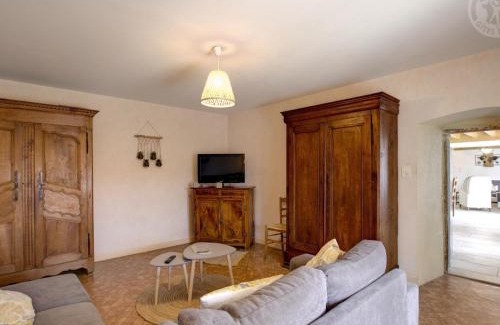 Chalmazel-Jeansagniere House | Ancienne ferme rénovée avec jardin, charme et confort authentique - FR-1-496-249