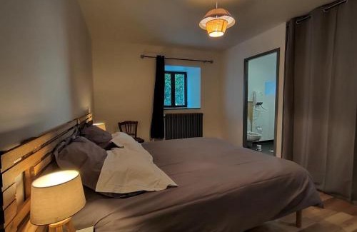 Chalmazel-Jeansagniere House | Ancienne ferme rénovée avec jardin, charme et confort authentique - FR-1-496-249