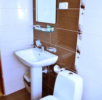 Kentron Hotel | Ani Central Inn