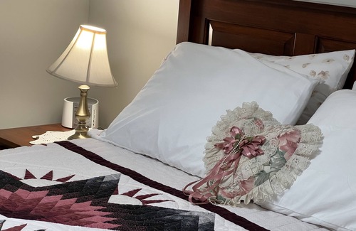 New Holland Bed & Breakfast | AnJ Bed and Breakfast, family friendly, quiet country setting.