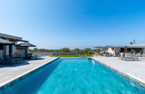 Peyia Town Apartment | Antesia Coral Bay Resort by Ezoria Villas - Adults only