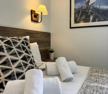 Antibes City Centre Apartment | Antibes Port - Terrasse - Parking - Piscine