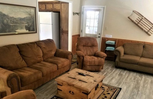 Ruidoso House | Antlers at Cedar Creek - Three Bedroom Cabin with Hot Tub