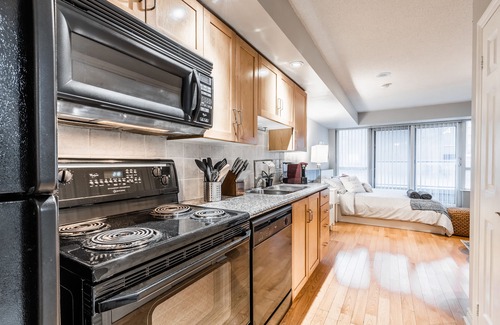 Toronto Entertainment District Apartment | AOC Suites - Heart of Downtown Condo