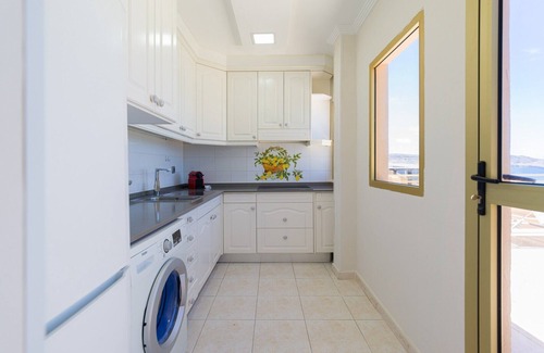 Las Palmas de Gran Canaria House | Apartment in Las Palmas by Playa de Las Canteras