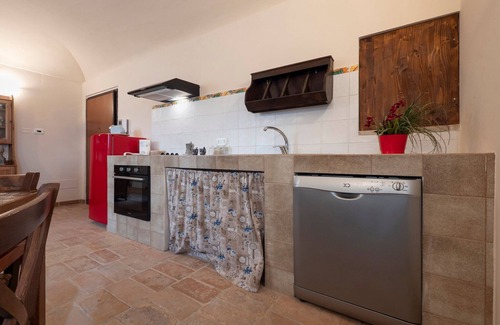 Mombaroccio Apartment | Apartment in Villagrande with Pool & Garden