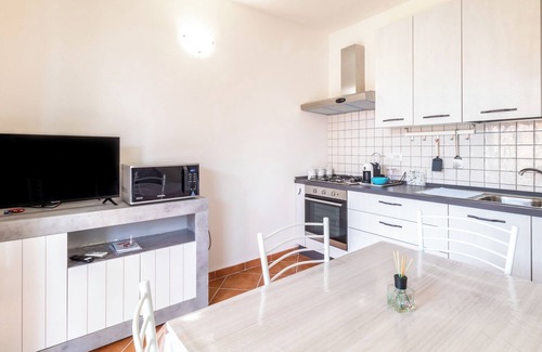 Trinita d'Agultu Apartment | Apartment 'Green Garden F1' with Sea View Garden & Wi-Fi