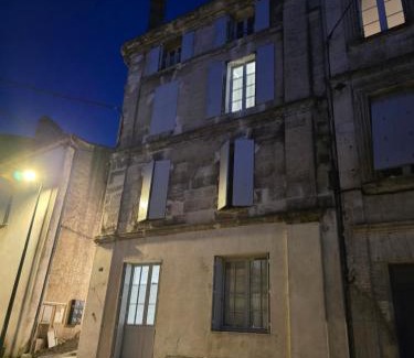 Angouleme Apartment | Apart 1 chambre rénové 2025 I Parking prive gratuit inclus I Secteur LHoumeau Gare