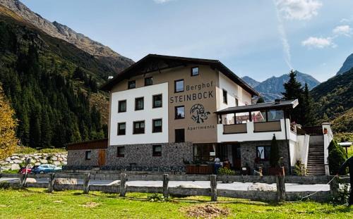 Sankt Leonhard im Pitztal Apartment | Apart Berghof Steinbock