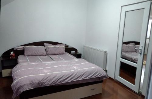 Costinesti Apartment | Apartament 5 camere cu balcon Costinesti plaja 5 minute Nucilor 6