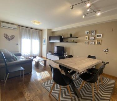 Sort Apartment | Apartament Neret I