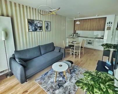 Dzielnica Uzdrowiskowa Apartment | Apartament Whiteblue Kołobrzeg z dużym ogródkiem - 100 m od plaży! Whiteblue Kolberg Apartment mit großem Garten - 100 m vom Strand entfernt! Whiteblue Kołobrzeg Apartmán s velkou zahradou - 100 m od pláže!