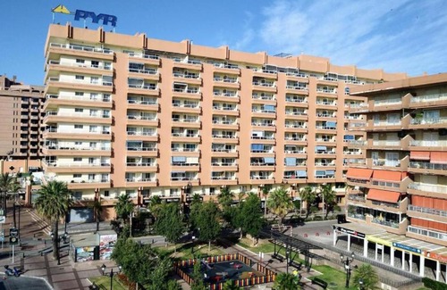 Fuengirola City Centre Apartment | Apartamento El Albero Integrado en el Hotel PYR céntrico y en primera línea de playa