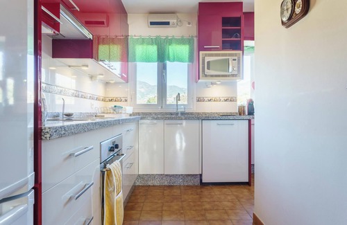 Torreblanca Apartment | Apartamento "Lance del Sol" with Outdoor Pool, Garden, Balcony & Wi-Fi