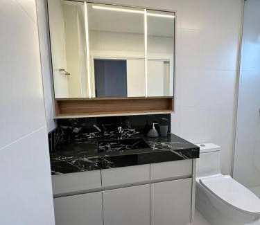 Andorinha Apartment | Apartamento no coração de Meia Praia, com 4 Suítes e 3 vagas de garagem