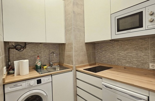 Golden Triangle of Art Apartment | Apartamento Reformado Frente al Museo del Prado