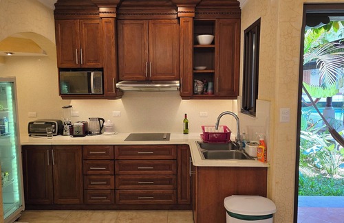 Antigua Guatemala Apartment | APARTAMENTOS LOS NAZARENOS ROOM 8-2 - swimming pool, jacuzzi and gym