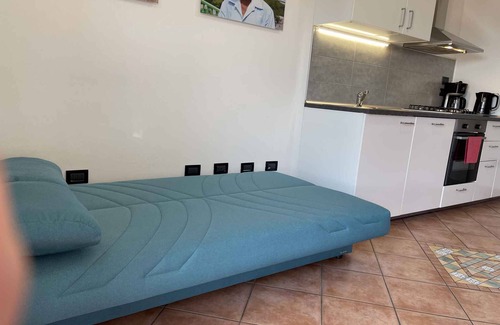 Manerba del Garda Condo | Apartement in Residence Bellavista with balcony and lake view and pool