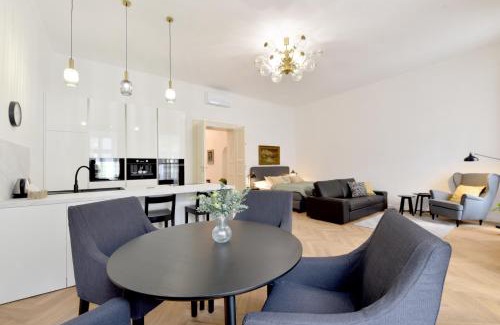 Trencin Apartment | Apartmán s balkónom